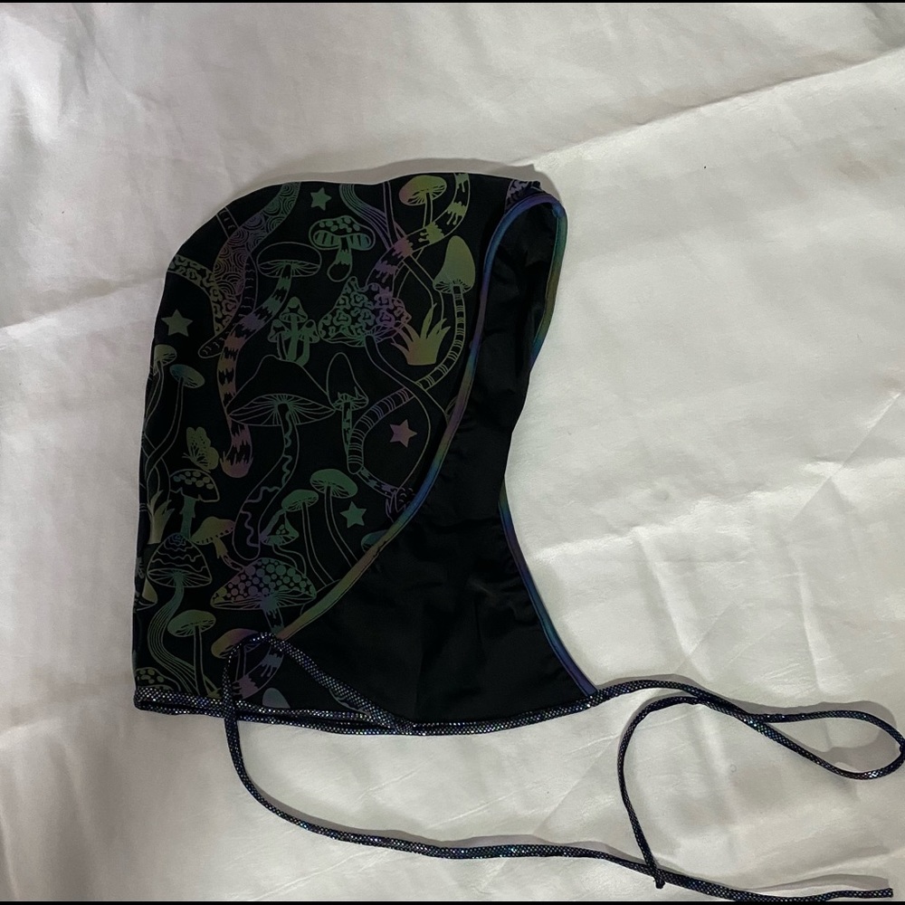 Rainbow Reflective mushroom hood - Picture 4 of 5